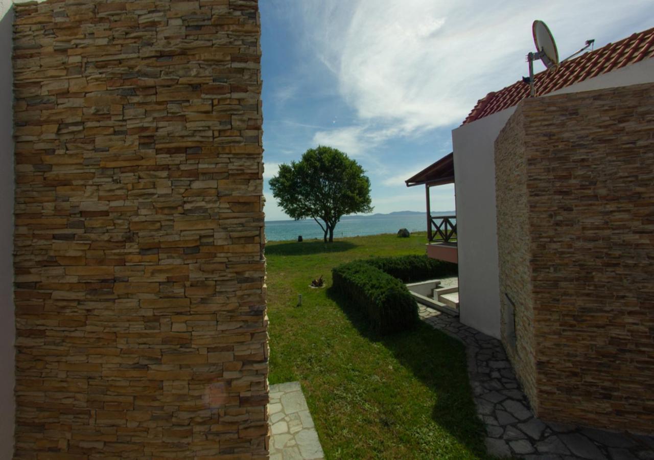 Beachfront Stylish Maisonette In Ierissós Exterior foto