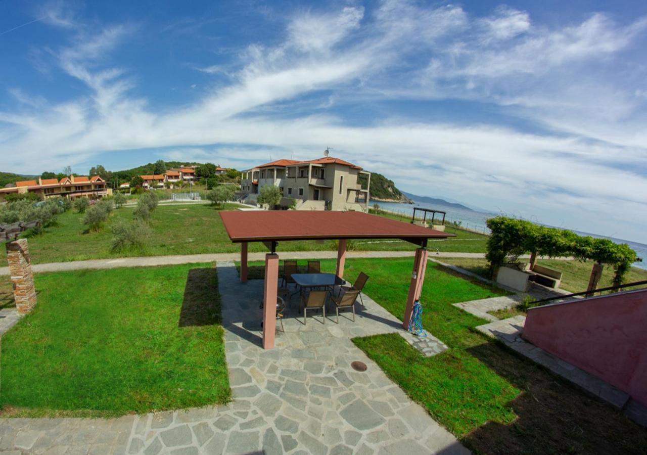 Beachfront Stylish Maisonette In Ierissós Exterior foto